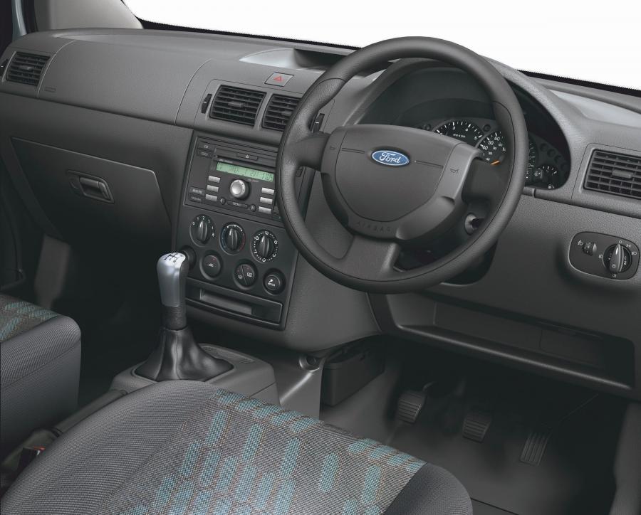  Ford Tourneo 2006 года  (фото 10 из 26)